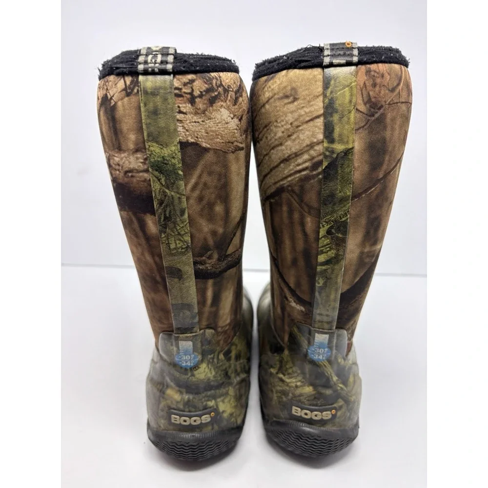 Bogs Classic High Boots Youth Size 4 Camo Waterproof Rain Snow 61672-973